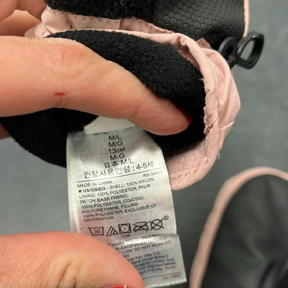 Gap Baby Pink insulated snow Mittens size m/l